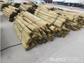 Livestock equipment Bundle of Timber Posts (2 of): picture 1