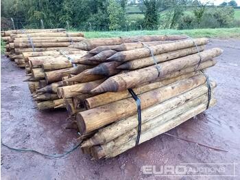 Agricultural machinery Bundle of Timber Posts (3 of): picture 1