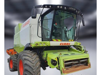 Combine harvester CLAAS Lexion 670: picture 1