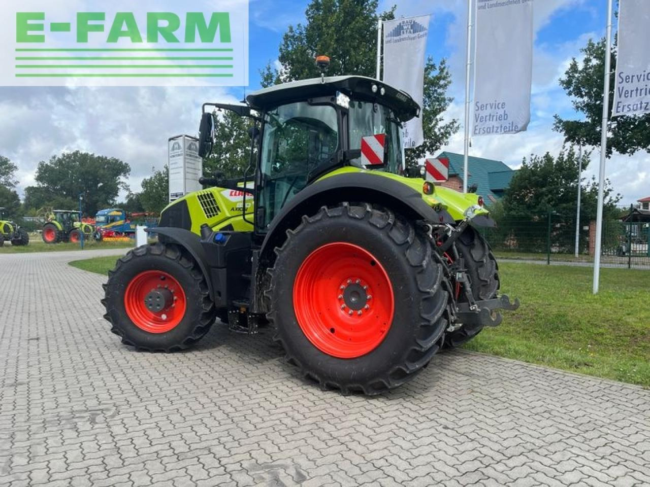 Farm tractor CLAAS axion 830 cmatic: picture 2