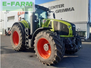 Farm tractor CLAAS Axion 930