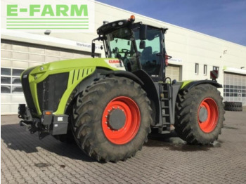 Farm tractor CLAAS Xerion 5000