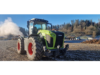 Farm tractor CLAAS Xerion