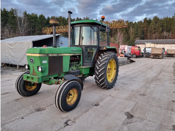 JOHN DEERE 3040 - Farm tractor