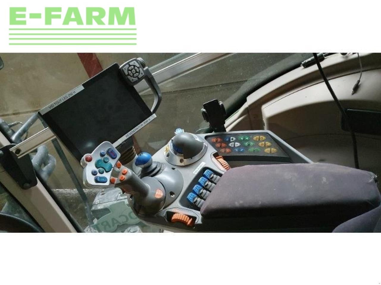 Farm tractor Fendt 826: picture 7