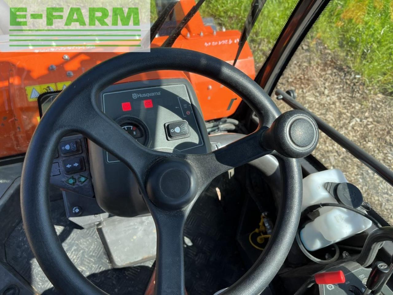 Farm tractor Husqvarna p525 d mit kabine und schleglmäher: picture 12