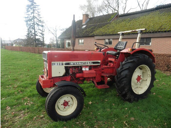 Farm tractor International 633: picture 1