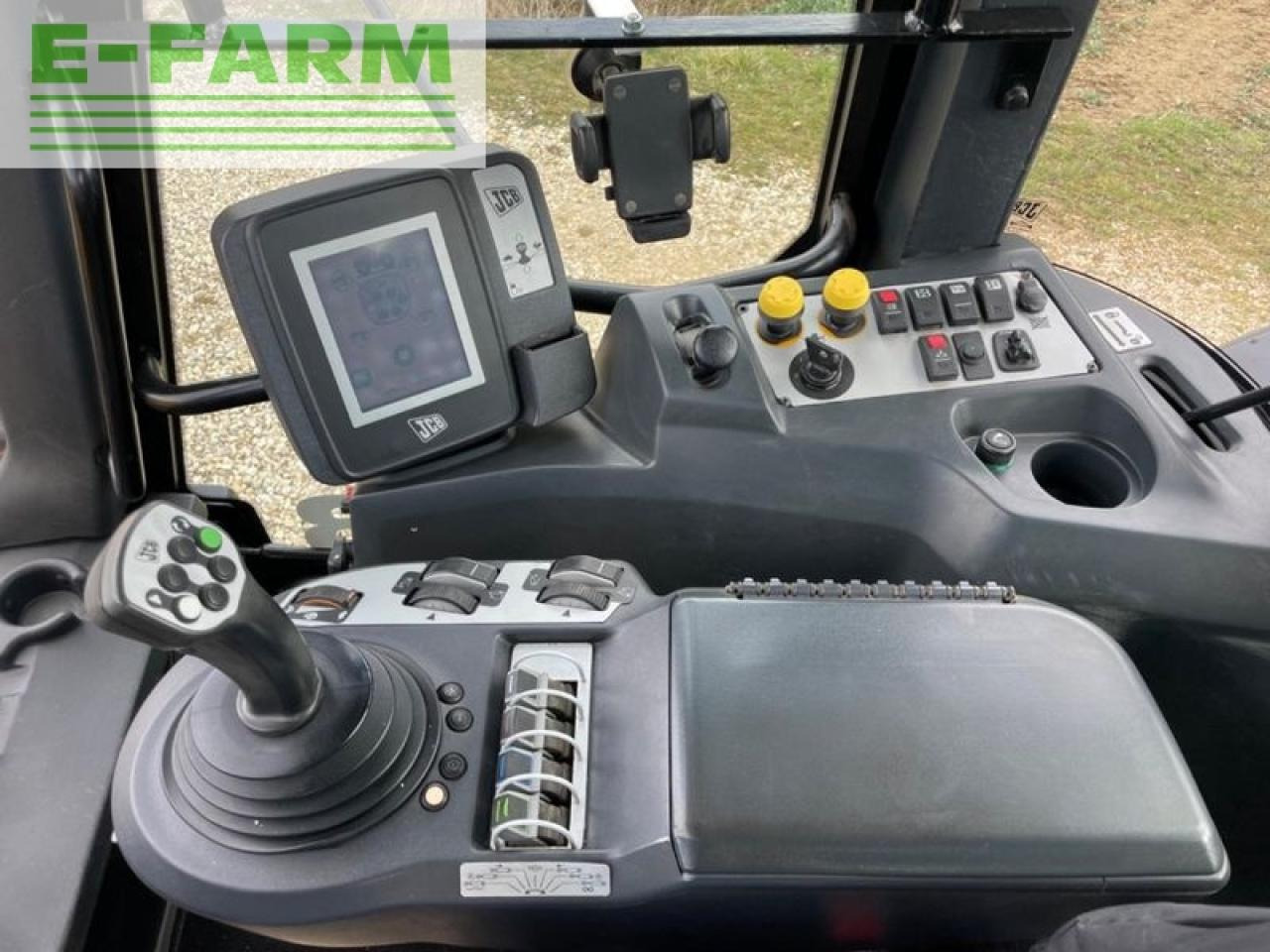 Farm tractor JCB fastrac 3230 xtrac: picture 12