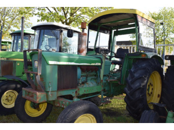 Farm tractor John Deere 2130: picture 2