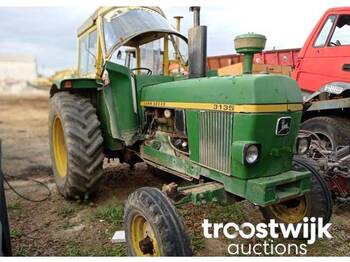 Farm tractor John Deere 3135: picture 1