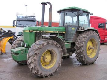 John Deere 4240S - Agricultural machinery