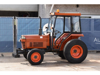 Farm tractor Kubota L3250D: picture 1