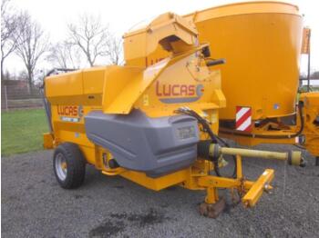 Silage equipment Lucas g castor + 30 r, 3 cbm, verteil-u. einstreuwagen für alle futter: picture 1