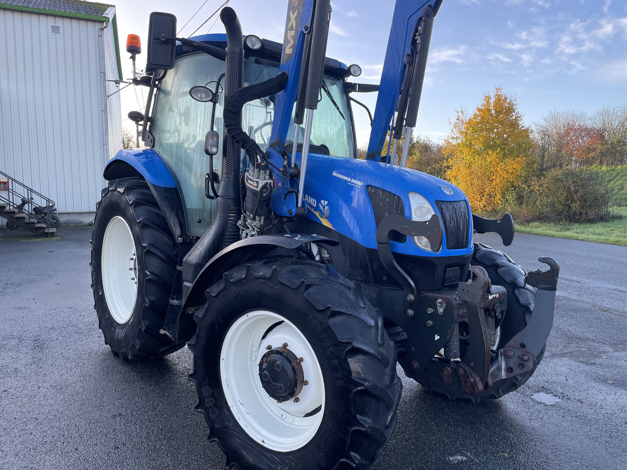 Farm tractor NEW HOLLAND T6.120: picture 2