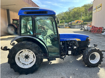 Farm tractor NEW HOLLAND