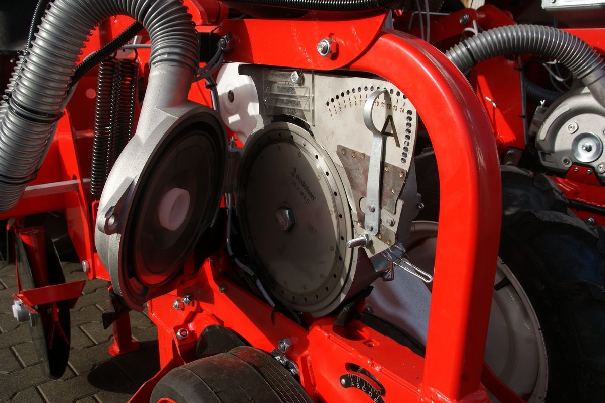 New Precision sowing machine Ozdoken VPHE-DGP-4 Einzelkornsämaschine NEU: picture 8