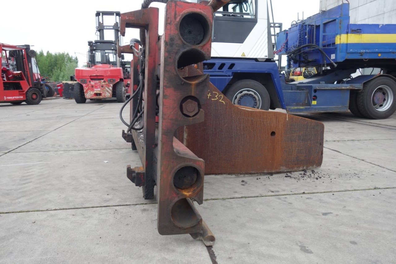 Clamp for Forklift BOLZONI AURAMO P-1000LSE Bale Clamp: picture 7