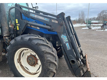 Front loader for tractor NEW HOLLAND