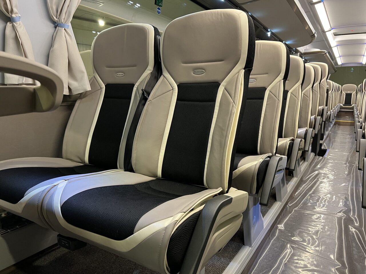 Coach Neoplan Cityliner P15 Euro 6E V.I.P / Exclusive Class (Gräddfärgad skinnklädsel): picture 20