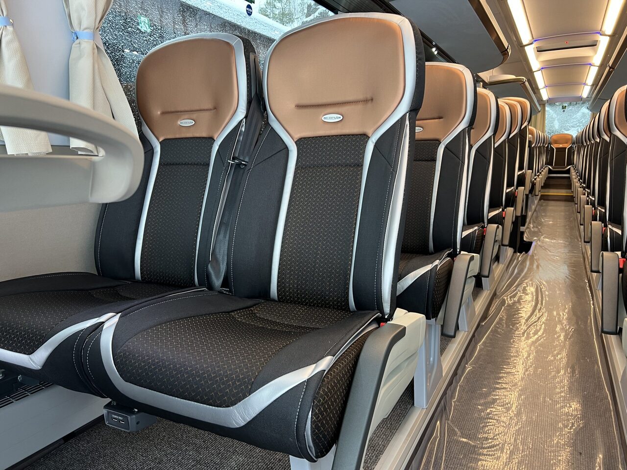 Coach Neoplan Cityliner P15 Euro 6E V.I.P Exclusive Class (svart / brons färgad skinnklädsel): picture 20