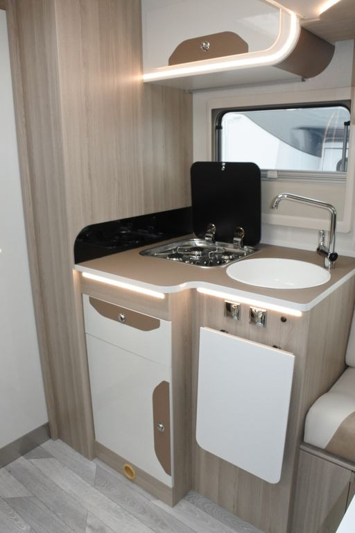 New Semi-integrated motorhome Ilusion XMK 740 FF Chassis + Elegance - Pak., Markise: picture 6