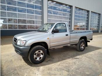Pickup truck 2004 Toyota Hilux: picture 1