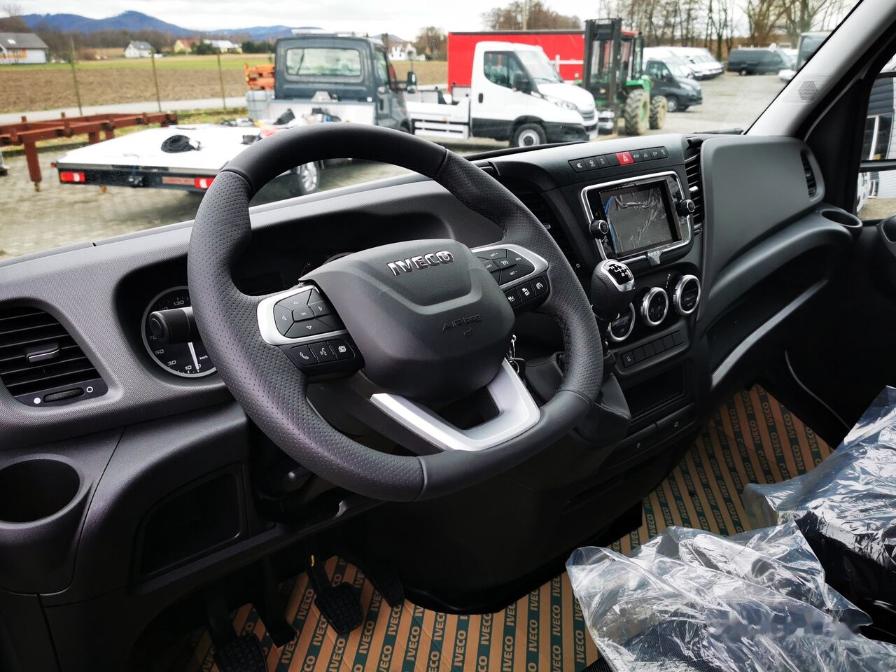 New Open body delivery van IVECO Daily 180KM r. oś 4100: picture 13