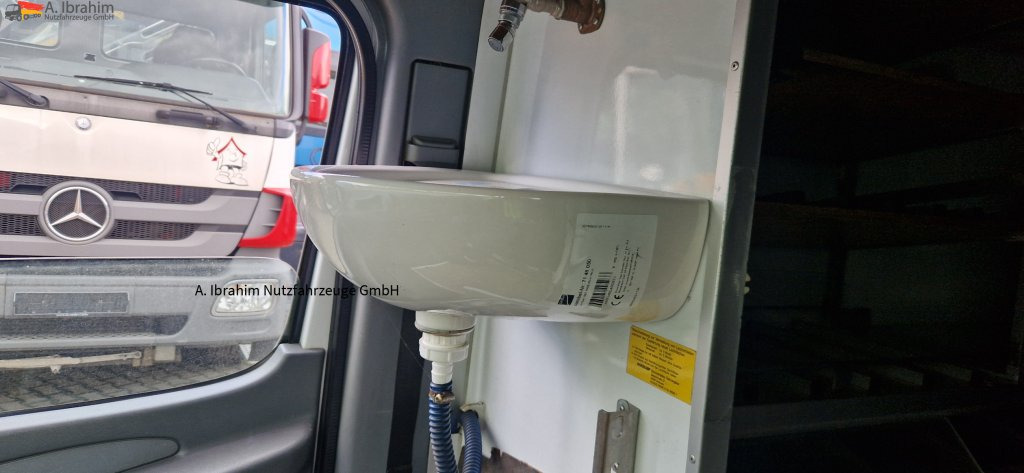 Refrigerated delivery van Mercedes-Benz 413 CDI Tiefkühlfächer, autom. Verkaufsklappe Rost ja, Basis ist ok: picture 6