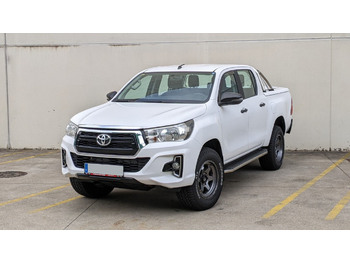 Pickup truck TOYOTA Hilux: picture 1