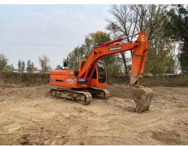 Crawler excavator 2020 Doosan DX120: picture 2