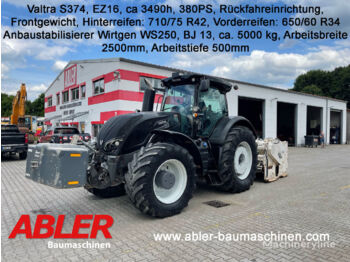 Asphalt machine WIRTGEN WS 250 mit Valtra S374 Traktor