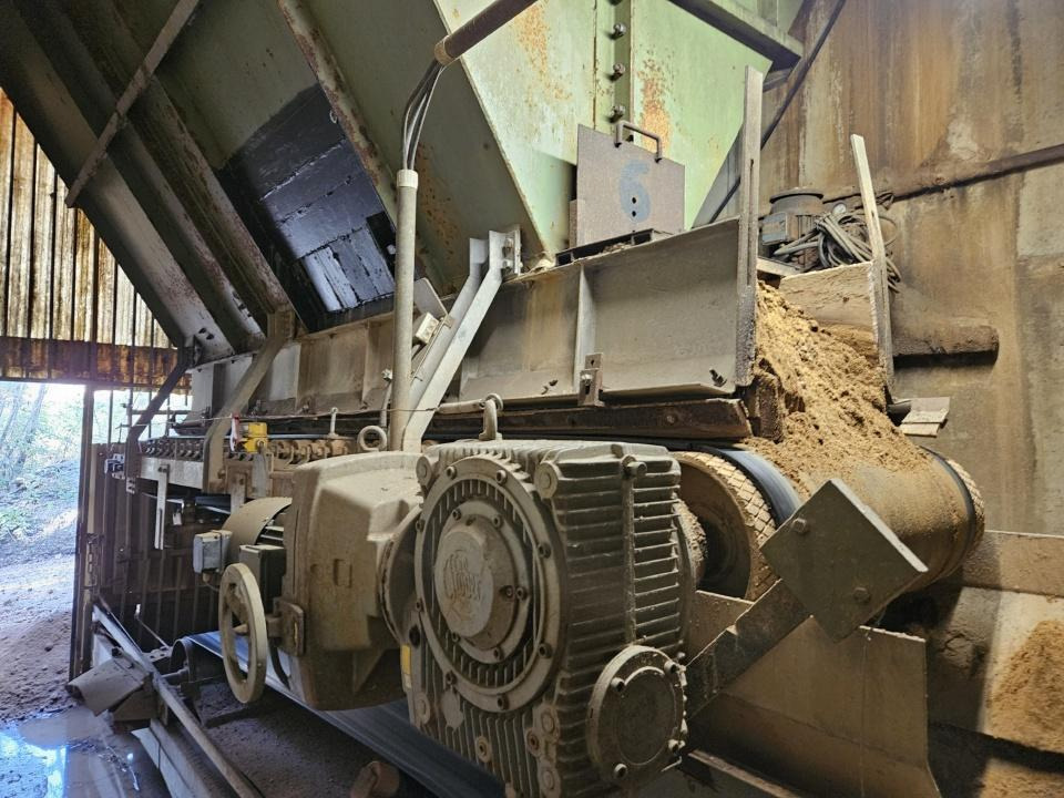 Construction machinery Aufgabetrichter ca. 70m³: picture 14