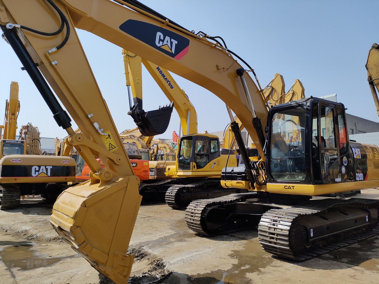 New Crawler excavator CATERPILLAR 320D 320D2 320DL 320D2L: picture 7