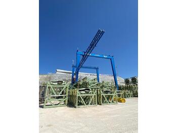 Gantry crane CIMOLAI TECHNOLOGY SPA MST 60 / SUITABLE FOR PORTS AND WAREHOUSES MOBILE CONTAINER CRANE 60 TONS: picture 1