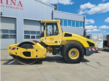 BOMAG BW213 DH-4 - Compactor