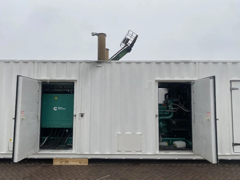 Generator set Cummins KTA 50 GS8 Stamford 1675 kVA Silent generatorset in 40 ft container as New !: picture 18