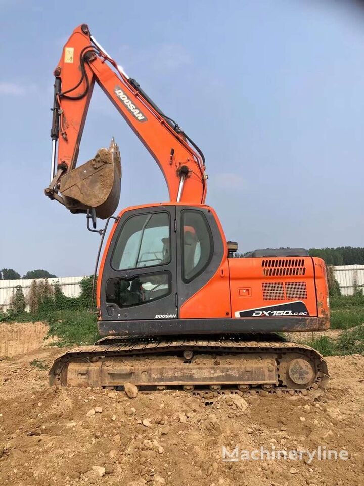 Crawler excavator DOOSAN DX150 Korean track excavator 15 tons: picture 3