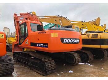 Crawler excavator Doosan DH225LC-7: picture 1