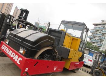 Road roller Dynapac CC421: picture 1