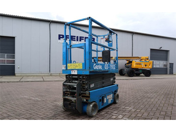 Genie GS1932 Electric, Working Height 7.8 m, 227kg Capac  - Scissor lift: picture 2