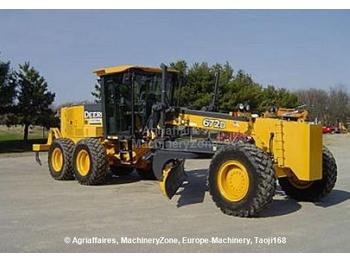 John Deere 672D - Grader