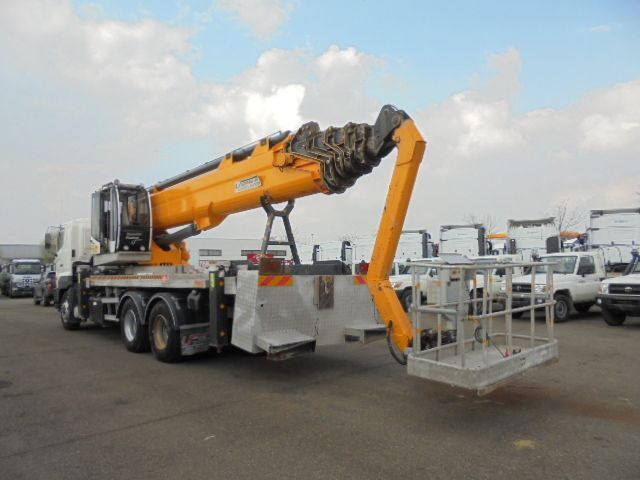 Truck mounted aerial platform Hino 700 6X4: picture 9