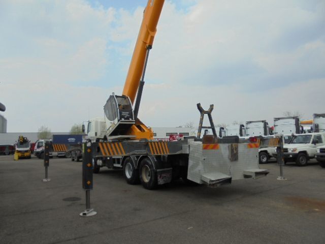 Truck mounted aerial platform Hino 700 6X4 2IN STOCK: picture 7