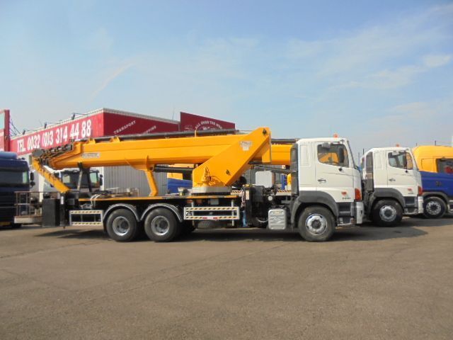 Truck mounted aerial platform Hino 700 6X4 2IN STOCK: picture 9
