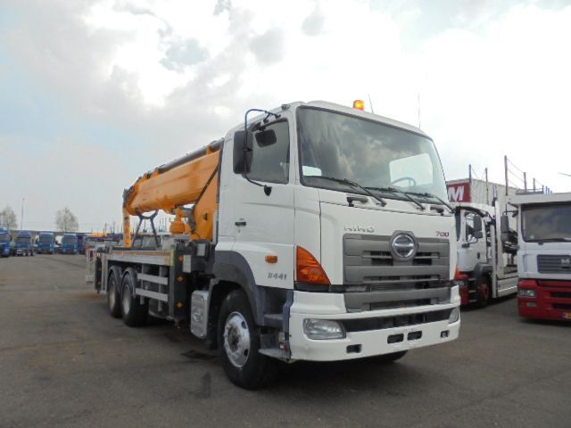 Truck mounted aerial platform Hino 700 6X4 2IN STOCK: picture 12