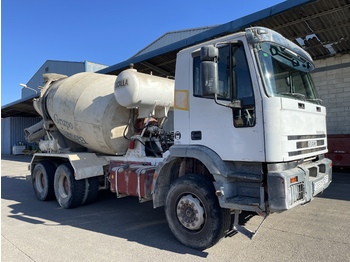 Concrete mixer truck Iveco Eurotrakker 260E31: picture 1