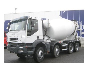 Concrete mixer truck Iveco Trakker AD340T38 Manual Euro 3: picture 1
