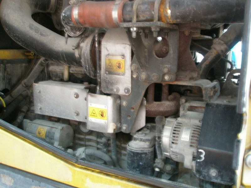 Wheel loader Komatsu WA 320-6: picture 6