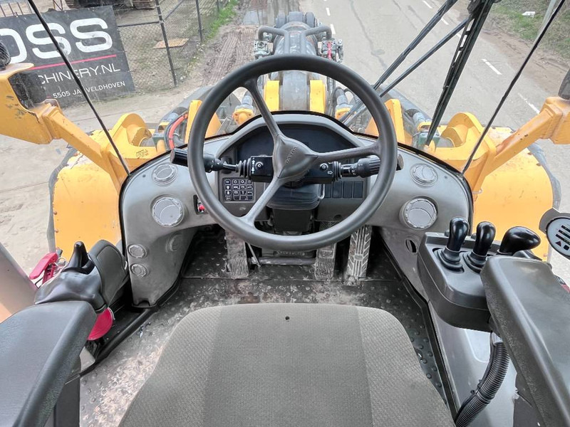 Wheel loader Volvo L350F Third Hydraulic Function / CDC: picture 9