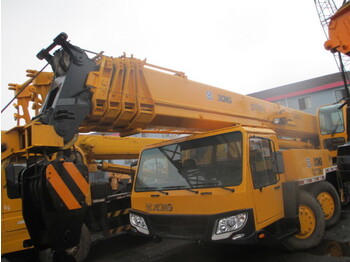 Mobile crane XCMG QY70K: picture 1